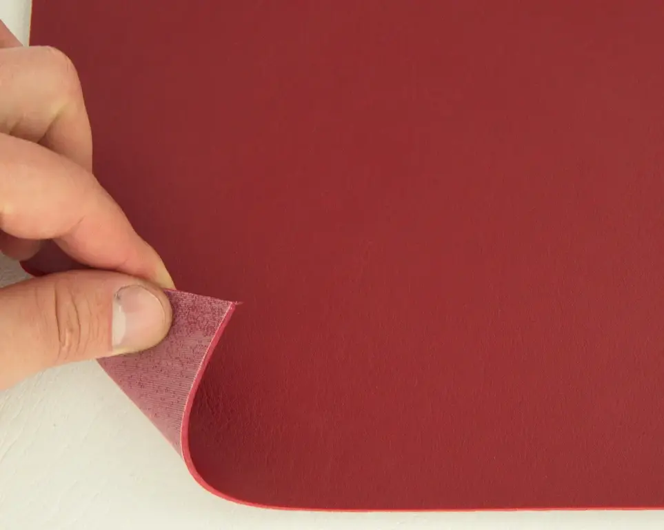 Термовініл бордовий TK-7 – ідеальний матеріал для перетяжки авто