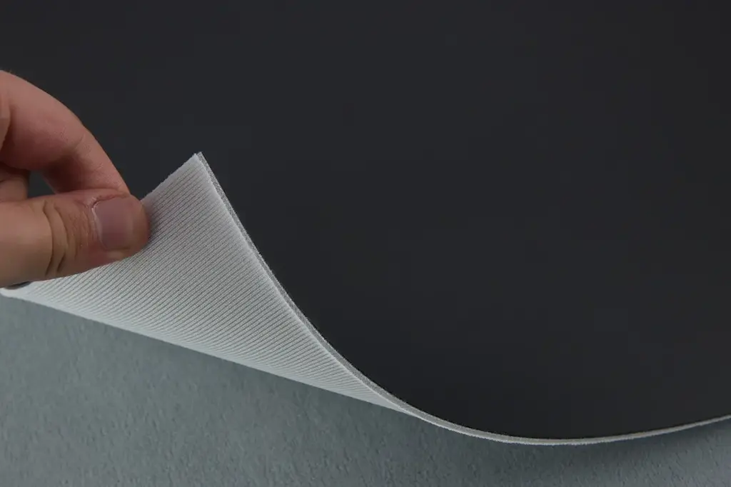 Автомобільний шкірозамінник чорний 5140-МТ, на пружинці 2мм і сітці (ширина 148 см)