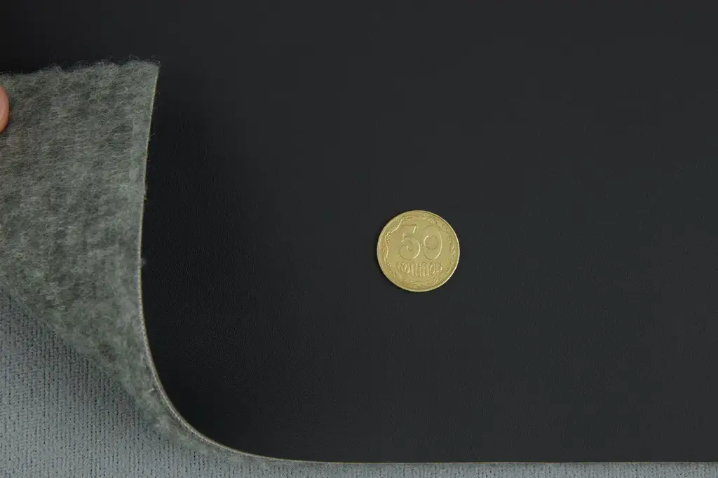 Автомобільний шкірозамінник чорний 2004-МТ, на повсті 5мм (ширина 160 см)