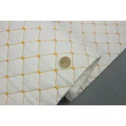Шкірзам стьобаний білий «Ромб» (прошитий темно-золотою ниткою) дубльований синтепоном і флізеліном, ширина 1,35 м