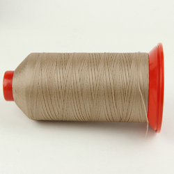 Нитка POLYART (ПОЛІАРТ) N20 колір 1172 бежевий, для пошиття чохлів на автомобільні сидіння і кермо, 1500м