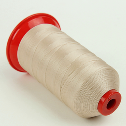 Нитка POLYART (ПОЛІАРТ) N20 629 світло-бежева, для пошиття чохлів на автомобільні сидіння і кермо, 1500м