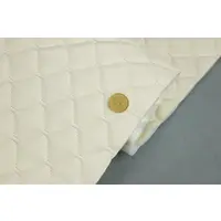 Стьобаний шкірозамінник "Ромб молочний" з молочною ниткою, на поролоні 7мм, флізеліні, ширина 1,35м, Туреччина