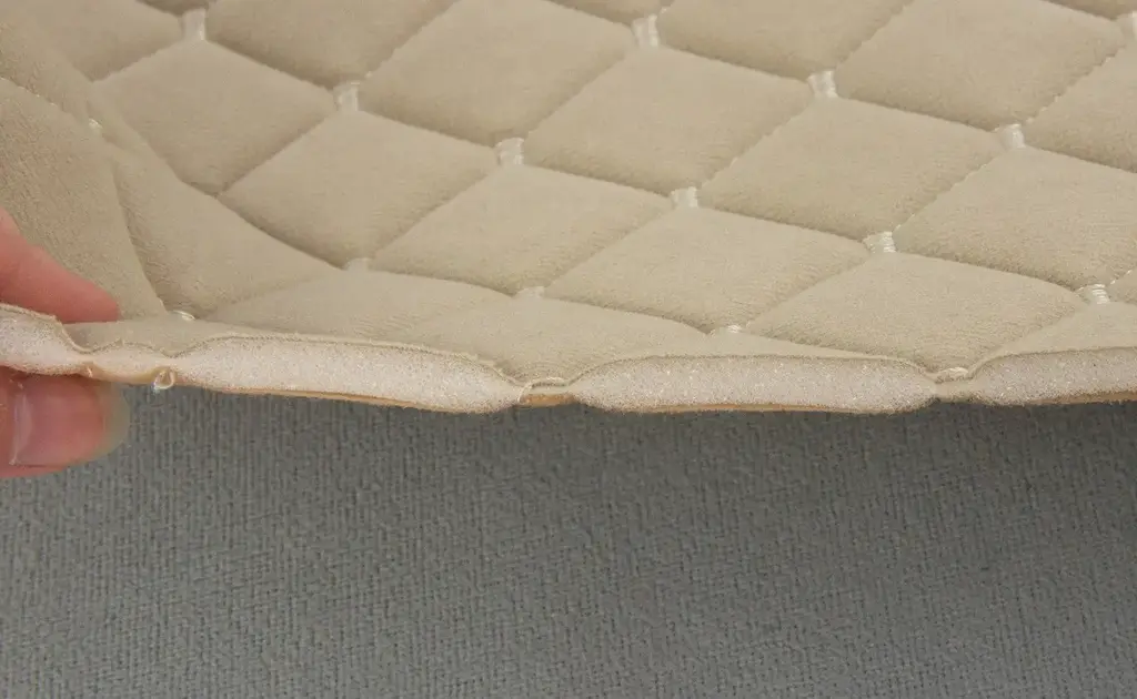 Стьобаний велюр Венус «Бежевий Ромб прошитий світло-бежевою ниткою» на поролоні 6мм – преміальний оббивний матеріал