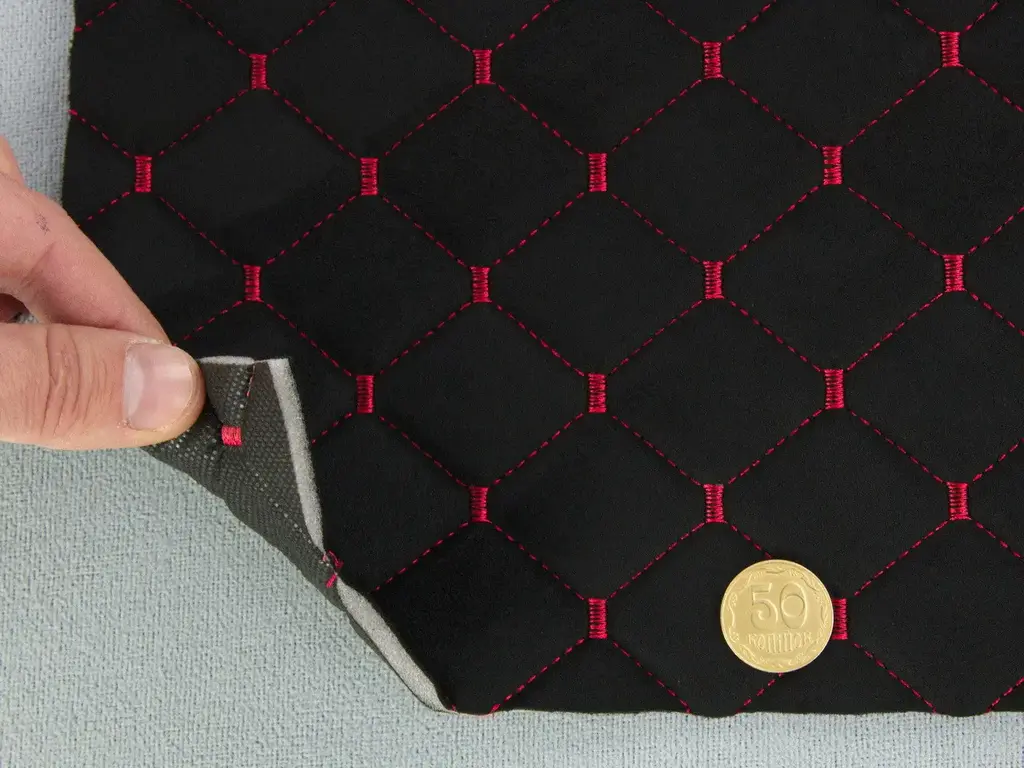 Алькантара Lycra 09/7 чорна, стьобана червоною ниткою, на поролоні 3мм і флізеліні, ширина 140см (Туреччина)