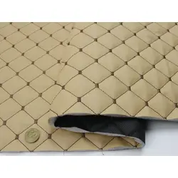 Шкірзам стьобаний бежевий «Ромб» (прошитий темно-коричневою ниткою) дубльований синтепоном і флізеліном, ширина 1,35 м