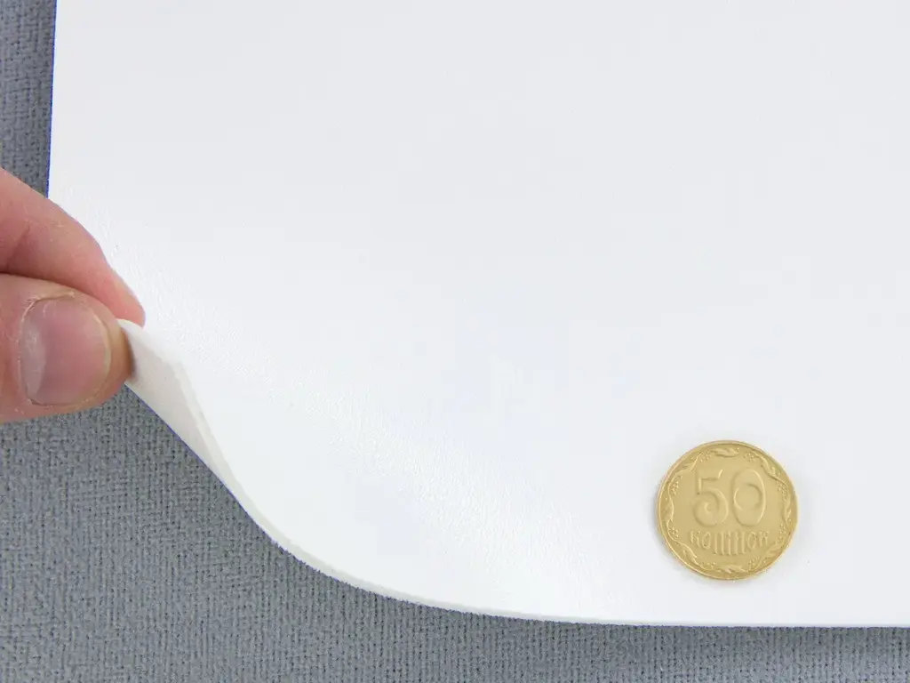 Термовініл білий TK-12 White – ідеальний матеріал для перетяжки авто