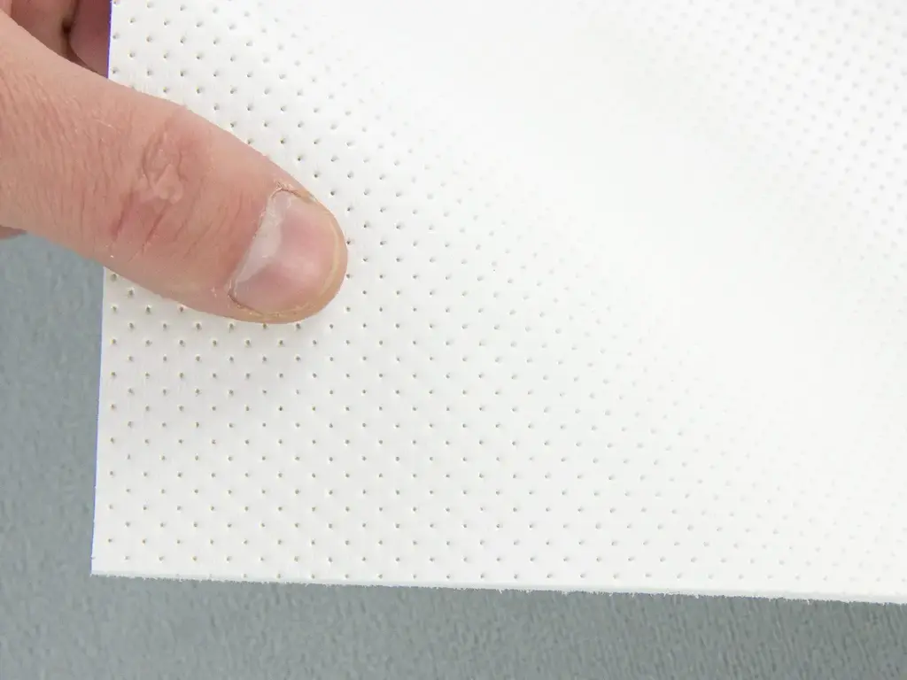 Термовініл білий TK-12n White псевдо-перфорований – ідеальний матеріал для перетяжки авто