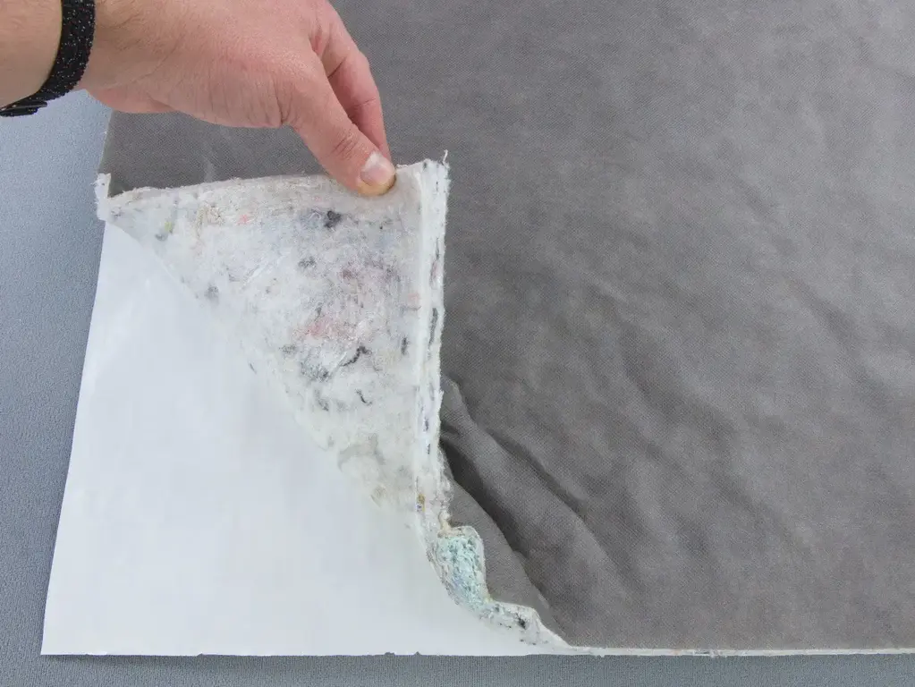 Шумоізоляційна повсть НФВ з флізеліном та нетканим шаром, товщина 12мм, лист 75х100см самоклеюча