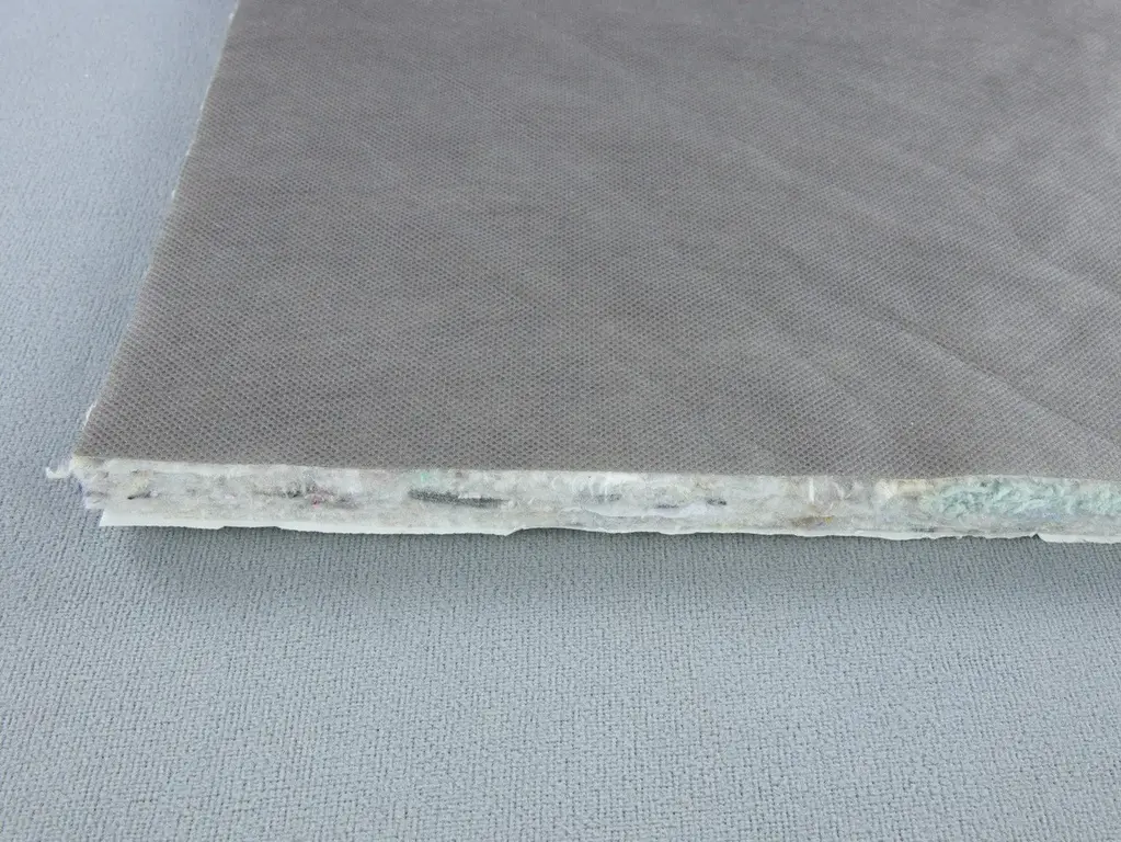 Шумоізоляційна повсть НФВ з флізеліном та нетканим шаром, товщина 12мм, лист 75х100см самоклеюча