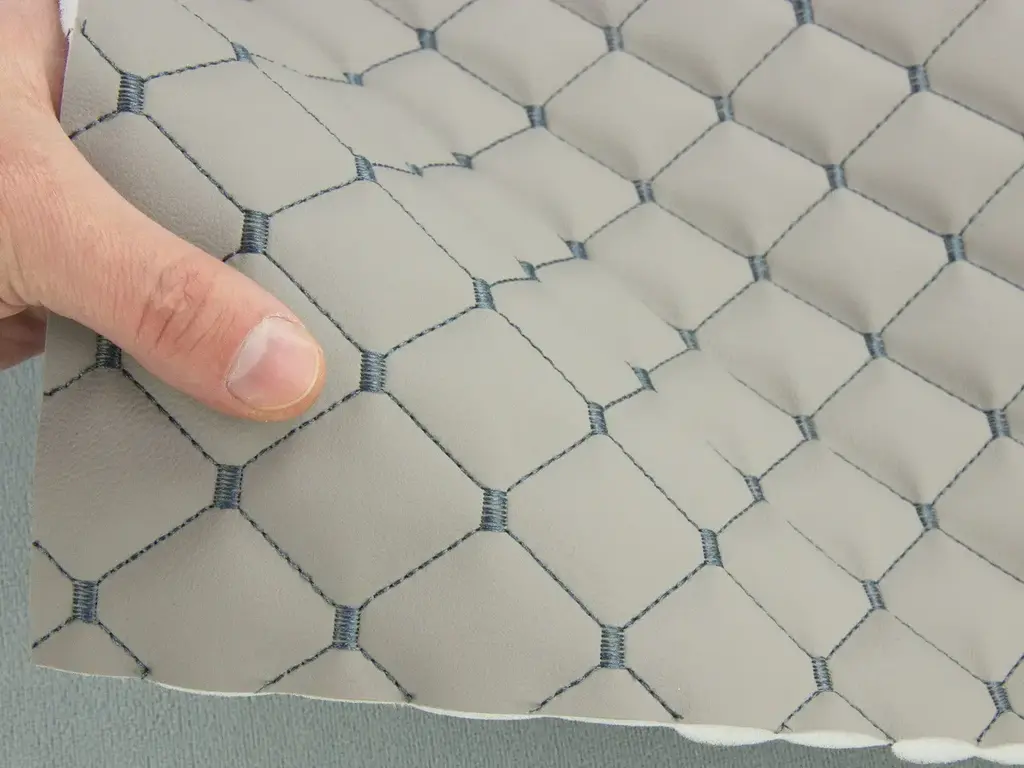 Стьобаний шкірзам Maldive "Ромб сірий" з антрацитовою ниткою, на поролоні 7 мм